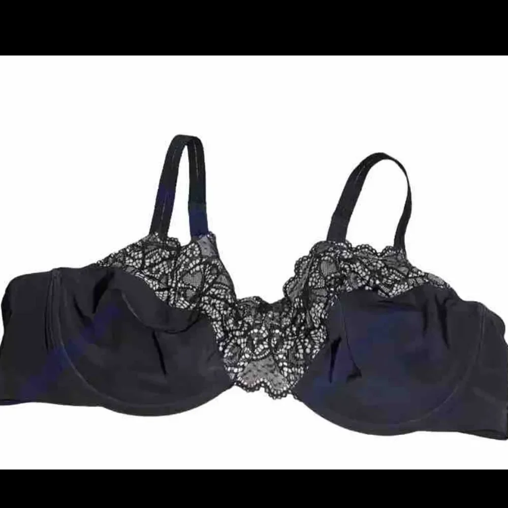 ✨NWOT✨Bali Lace Desire Back Smoothing Underwire Sz 44C Bra✨